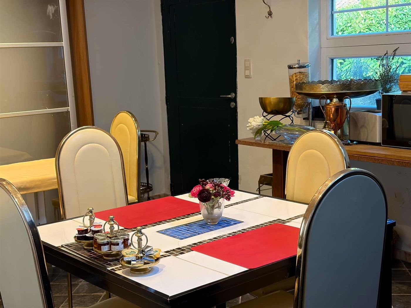 Ontbijttafel bij Arendshof